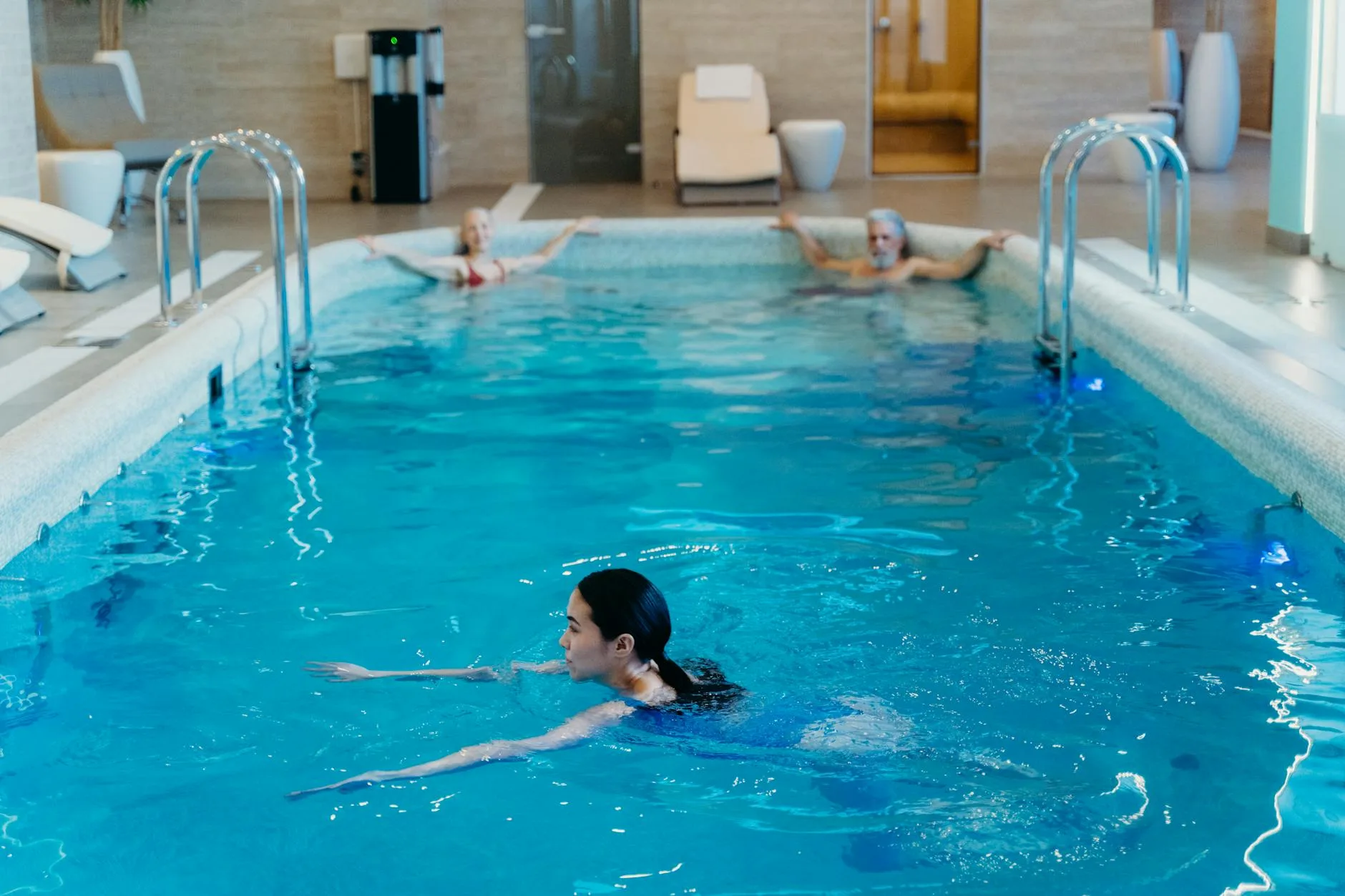 Swim spa water jets creating a swimming current